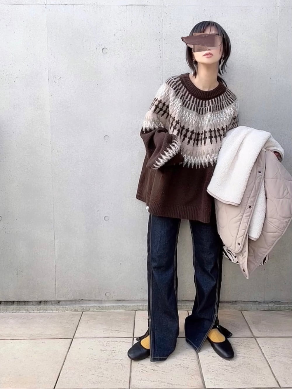 「シンプル、休日コーデ、巾着バッグ、ノルディック柄、ゼブラ柄、カンフーシューズ、スリットデニム、corners_style、apretro」|「CORNERSの【インフルエンサーKRさん×CORNERSコラボ】ノルディックニット(ニット/セーター、ブラウン系)」を使った、なな☺︎さん(レディース・155cm)の秋コーディネートの3枚目の写真