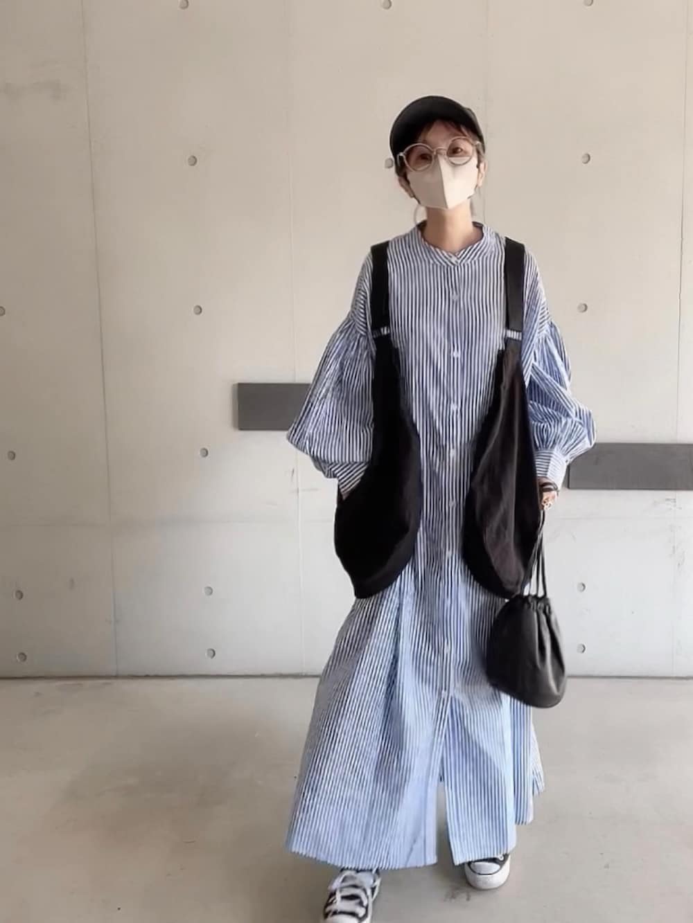 「プチプラ、春服みてみて、ANGIE VINTAGE、シャツワンピ、ストライプワンピース、AMERICAN NEEDLE、大人カジュアル、オトナカジュアル、休日スタイル、ミリタリーベスト、ストライプ、休日コーデ、ベスト、メガネ女子」|「ANGIEのインドボイル ボリュームスリーブシャツワンピース(シャツワンピース、ブルー系)」を使った、なな☺︎さん(レディース・155cm)の春コーディネートの2枚目の写真