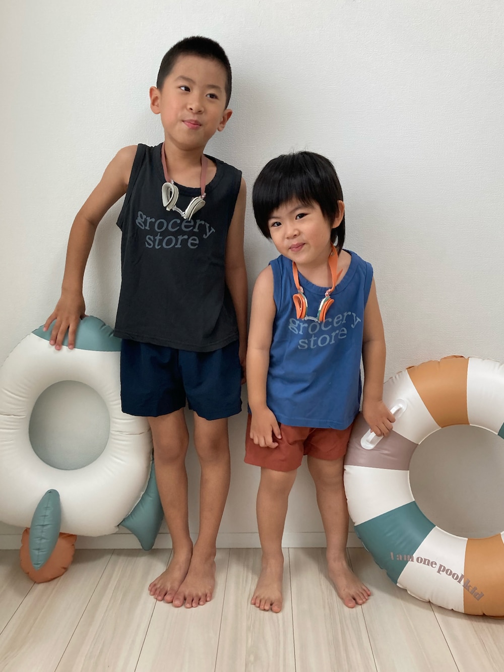 その他のタンクトップ、その他の水着を着用したキッズの夏コーディネートの2枚目の写真