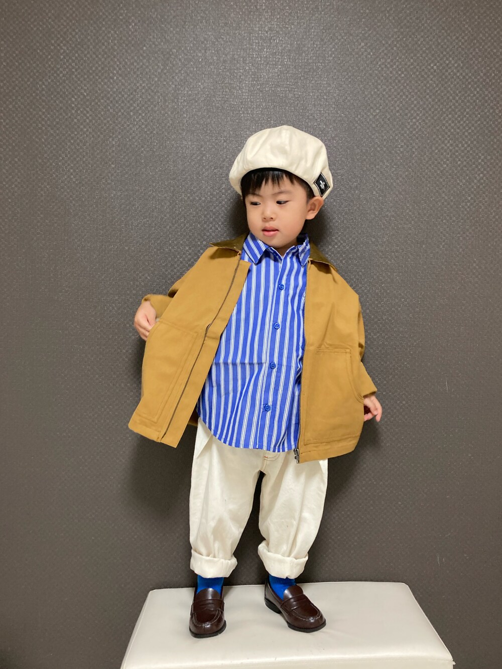 「ベレー帽、春アウター、ジャケット、シャツスタイル、ストライプシャツ、カラーパンツ、デニム、カラーソックス、ローファー、春コーデ、プチプラ、春服みてみて、休日スタイル」|「THE OTOGIBANASHI...SUPPLYのアイテム(ハンチング/ベレー帽、その他)」を使った、S♡K♡K♡さん(キッズ・90cm)の春コーディネートの3枚目の写真