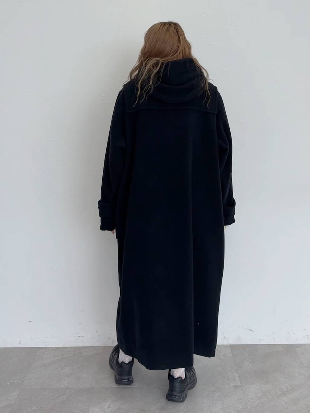 「着痩せ・細見え、若見え、個性派、着痩せ、カジュアル、LOWRYS FARM」｜「yuwのＢＩＧダッフルロングコート　253106（ダッフルコート、ブラック系）」を使った、サトムラさん（レディース・164cm）の秋コーディネートの3枚目の写真