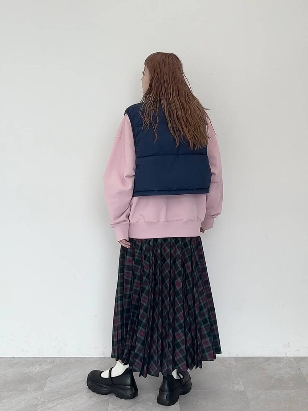 「着痩せ・細見え、若見え、個性派、着痩せ、カジュアル、LOWRYS FARM」｜「yuwのマルチＷＡＹロングマンパ　133816（ダウンジャケット/コート、ブルー系）」を使った、サトムラさん（レディース・164cm）の秋コーディネートの7枚目の写真
