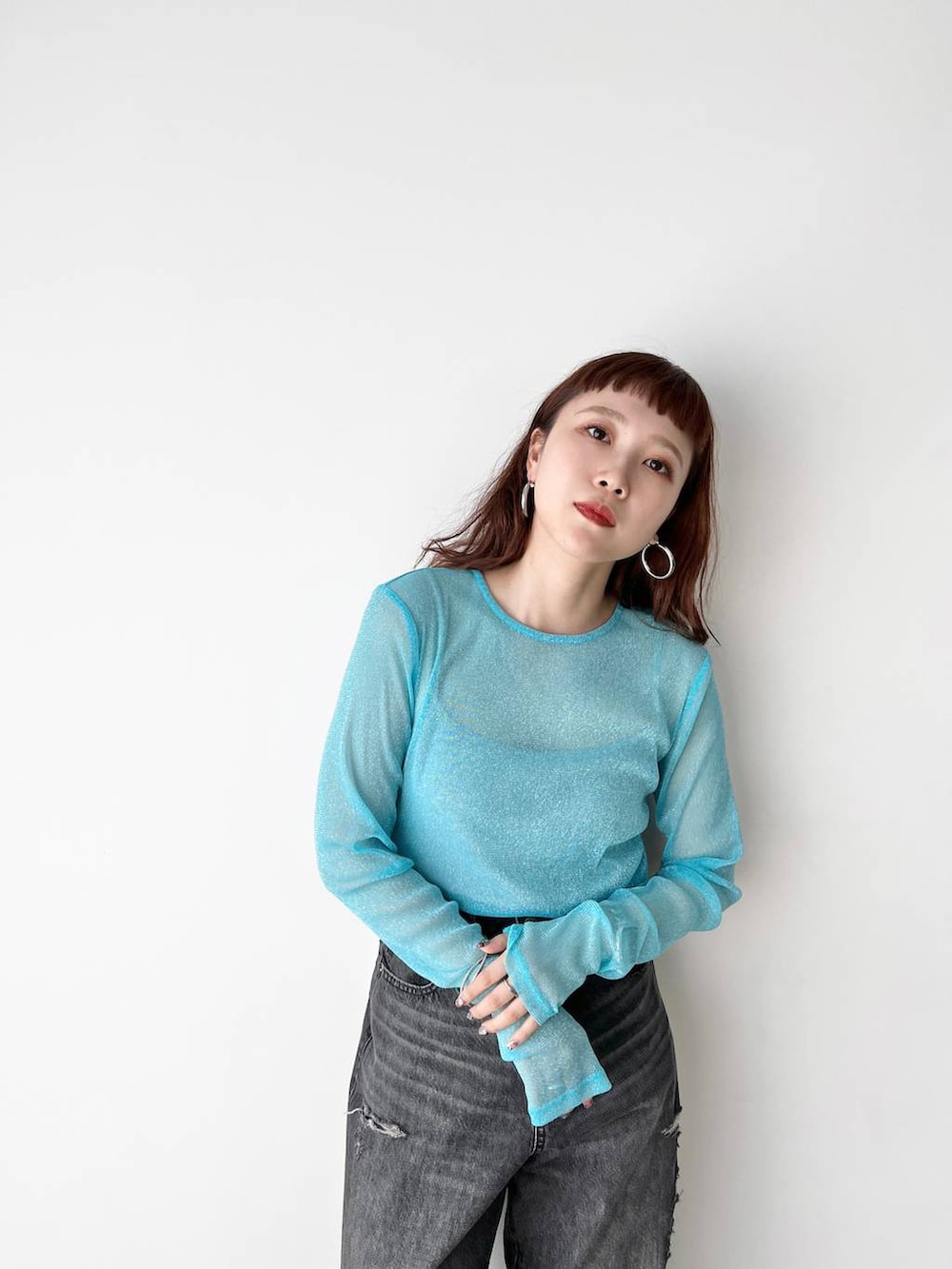 「着痩せ・細見え、若見え、個性派、着痩せ、カジュアル、LOWRYS FARM」｜「LOWRYS FARMのＣＯＮＥストレートデニムパンツ＊ 907036（デニムパンツ、ブラック系）」を使った、サトムラさん（レディース・163cm）の秋コーディネートの2枚目の写真