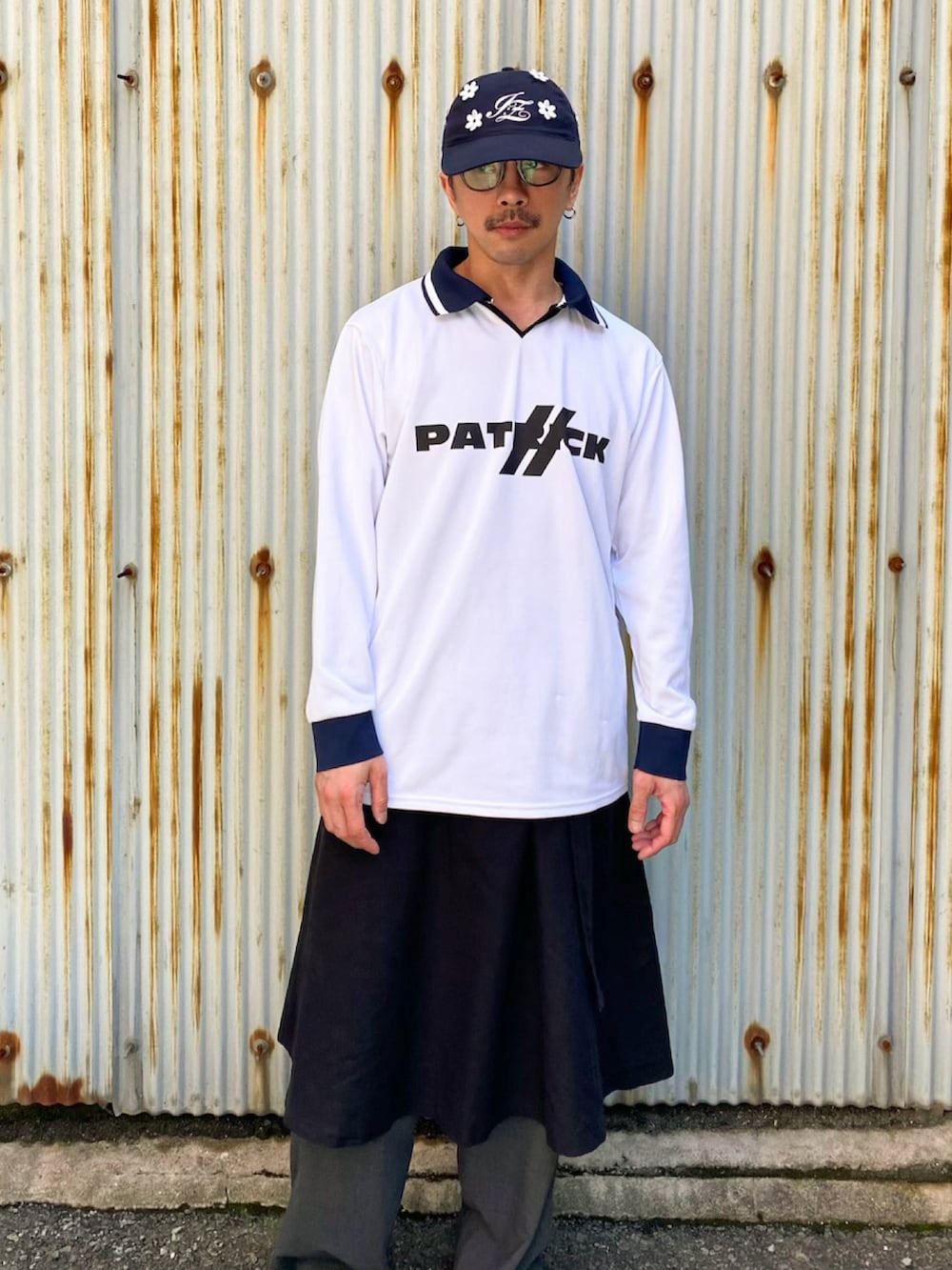 「きれいめカジュアル、プチプラ、夏だ！Tシャツ着よう！、さらっと晴れやかスナップ、モード、ゲームシャツ、ポロシャツ、レイヤードスタイル、キャップ、メガネ男子、スラックス、ワイドパンツ、ビッグシルエット、ロゴT、スニーカー」｜「instagram🏳️‍🌈のInstagram ▶︎ matsu_makoto_   インスタをメインにしています！フォローよろしくお願いします🤍（その他、その他）」を使った、　MATSU  MAKOTOさん（メンズ・160cm）の夏コーディネートの3枚目の写真