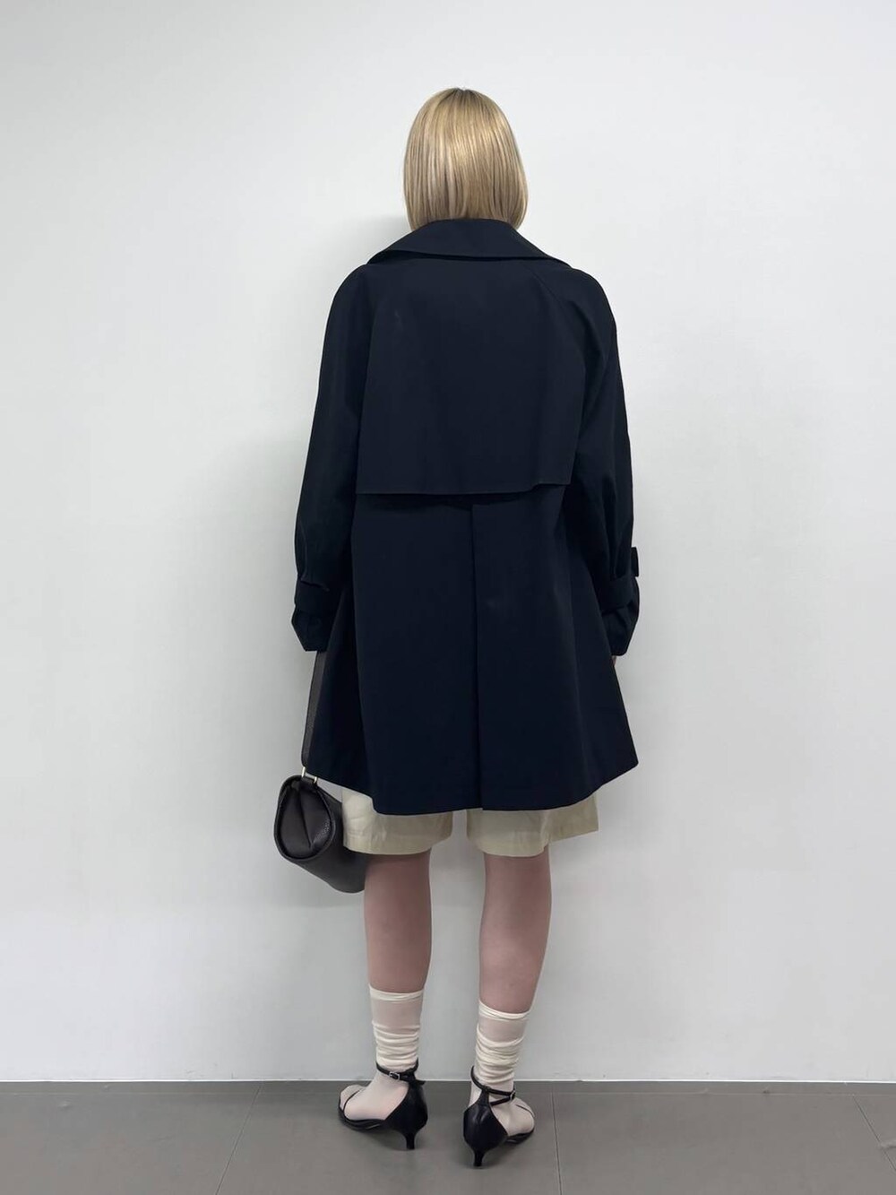 「ベーシック/シンプル、ワントーン、ヘルシー」｜「AULENTTIの【AULENTTI】ショルダーBAG（ショルダーバッグ、ブラウン系）」を使った、babyloneminoriさん（レディース・163cm）の春コーディネートの3枚目の写真