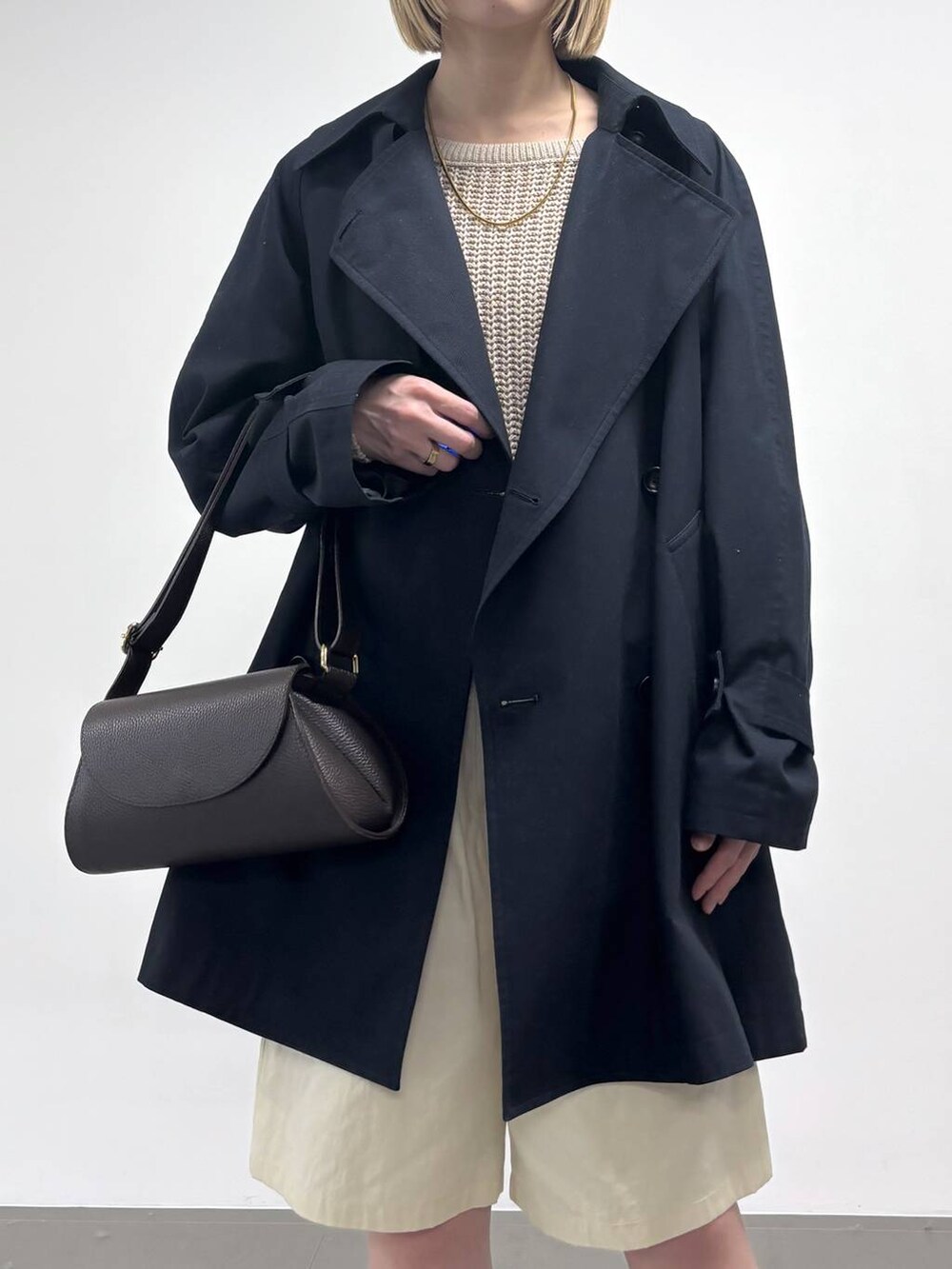 「ベーシック/シンプル、ワントーン、ヘルシー」｜「AULENTTIの【AULENTTI】ショルダーBAG（ショルダーバッグ、ブラウン系）」を使った、babyloneminoriさん（レディース・163cm）の春コーディネートの4枚目の写真