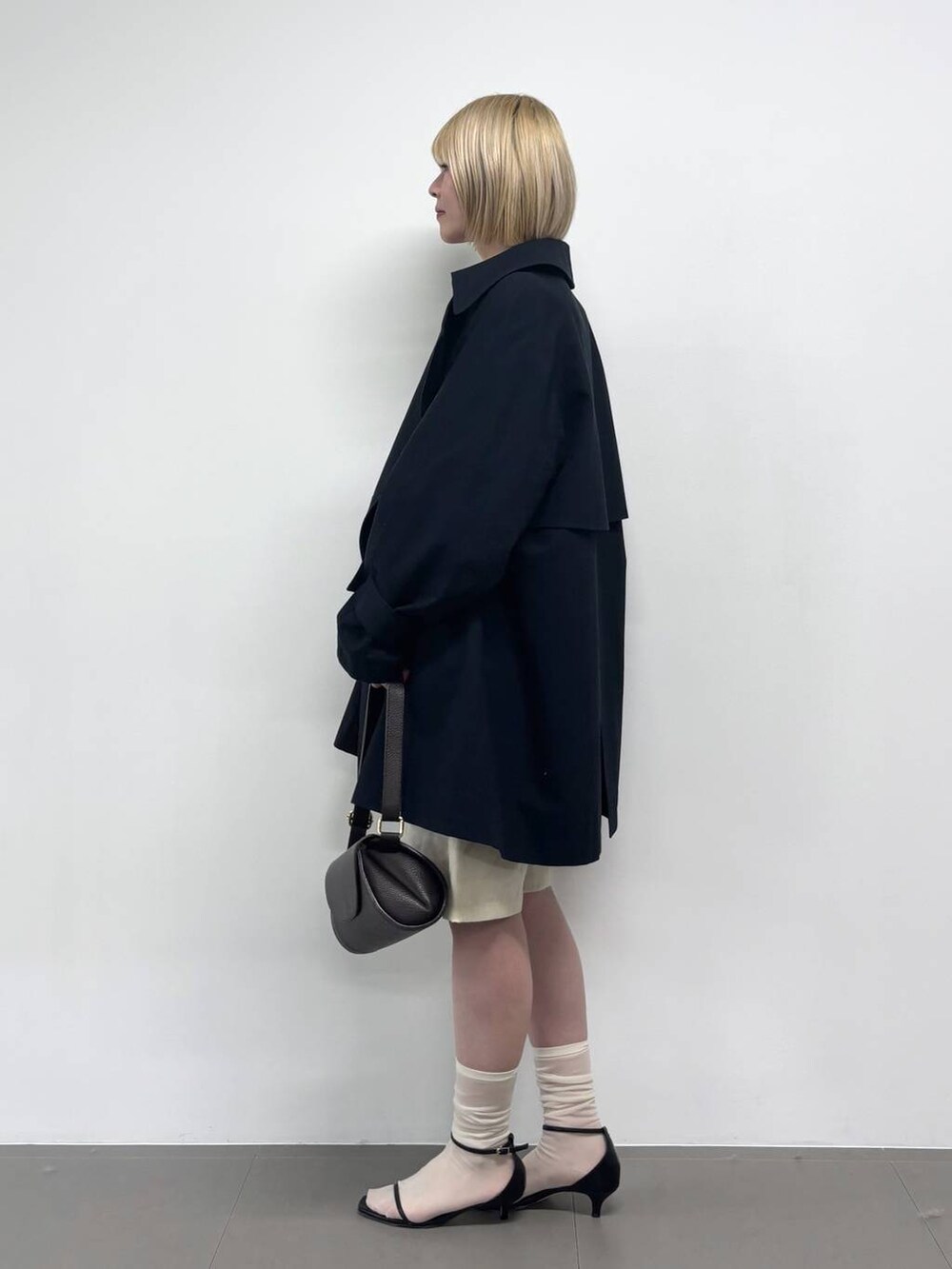 「ベーシック/シンプル、ワントーン、ヘルシー」｜「AULENTTIの【AULENTTI】ショルダーBAG（ショルダーバッグ、ブラウン系）」を使った、babyloneminoriさん（レディース・163cm）の春コーディネートの2枚目の写真