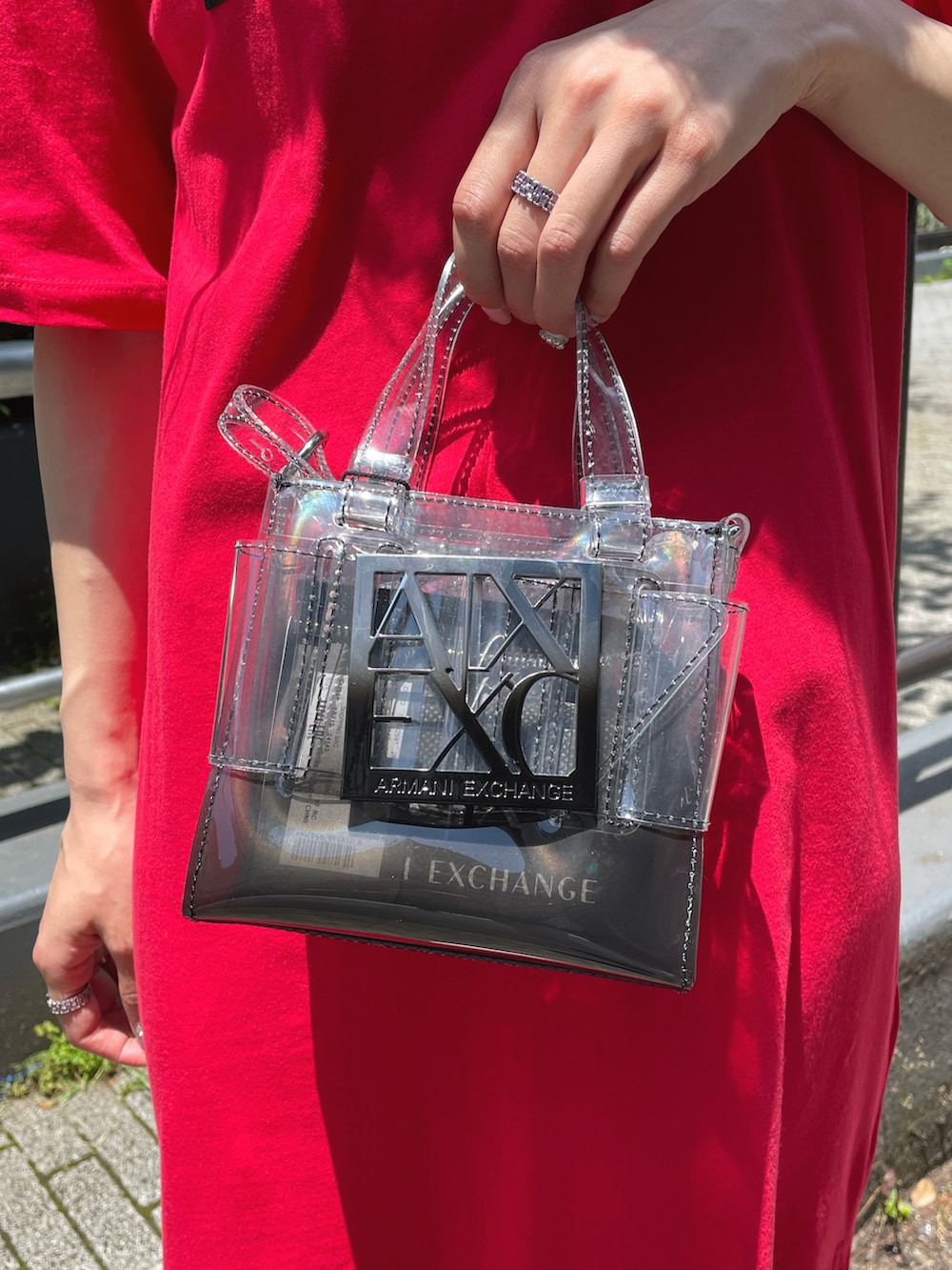 「カジュアル、スリッポン、休日コーデ、夏コーデ、キャットストリート、スリットワンピース、原宿キャットストリート、axchange、axcatstreet、AXchanger」｜「ARMANI EXCHANGEの【A|X アルマーニ エクスチェンジ】AX BEATS　サイドスリット　Tシャツワンピース（ワンピース、レッド系）」を使った、Misakeyさん（レディース・159cm）の夏コーディネートの5枚目の写真