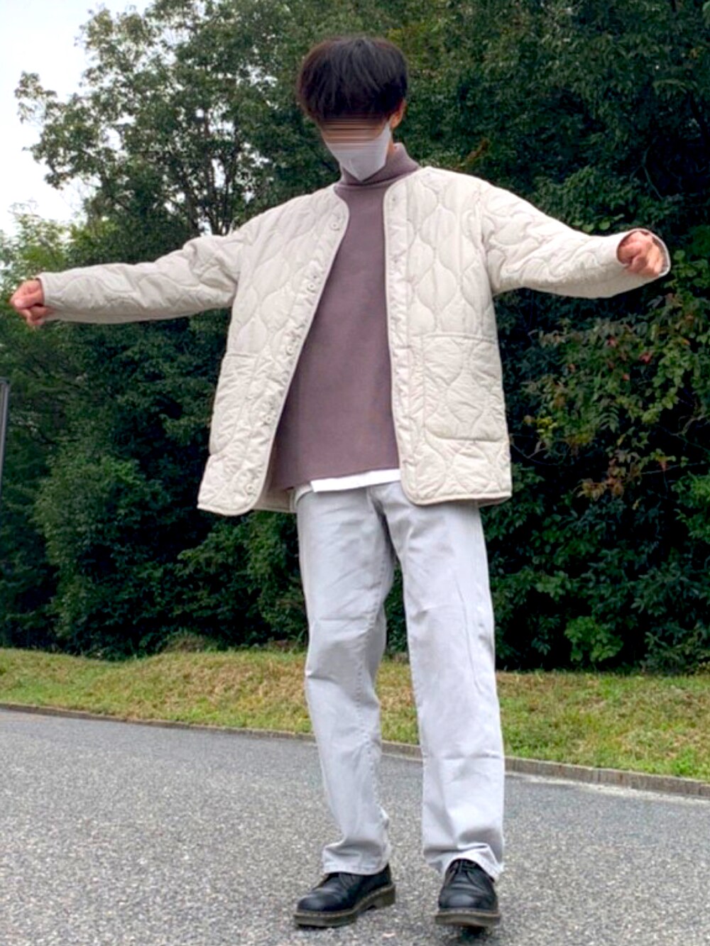 「秋ルック紹介するよ、秋服、キルティング、ライナーコート、ミリタリー、モッズコート、革靴、お洒落さんとつながりたい、ビックシルエット、ニット、タートルネック、デニム、デニムパンツ、M65、休日スタイル」｜「Dr. MartensのDr.Martensドクターマーチン 1461 1461w 3eye Gibson 3ホールギブソン レザーシューズ（ドレスシューズ、ブラック系）」を使った、yuuuuさん（メンズ・170cm）の秋コーディネートの3枚目の写真