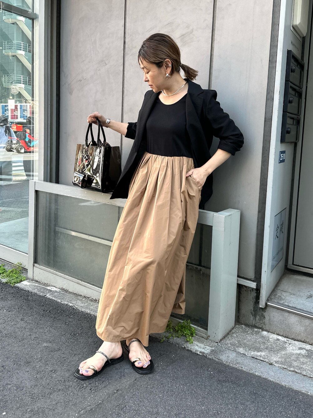 「ワンピース、夏コーデ、ドッキングワンピ、シアージャケット、きれい目カジュアル、GWコーデ、シンプルコーデ」｜「NOLLEY’Sの◇【WEB限定】ウォッシャブル2WAYドッキングワンピース（ワンピース、イエロー系）」を使った、nol mayumiiさん（レディース・160cm）の春コーディネートの9枚目の写真