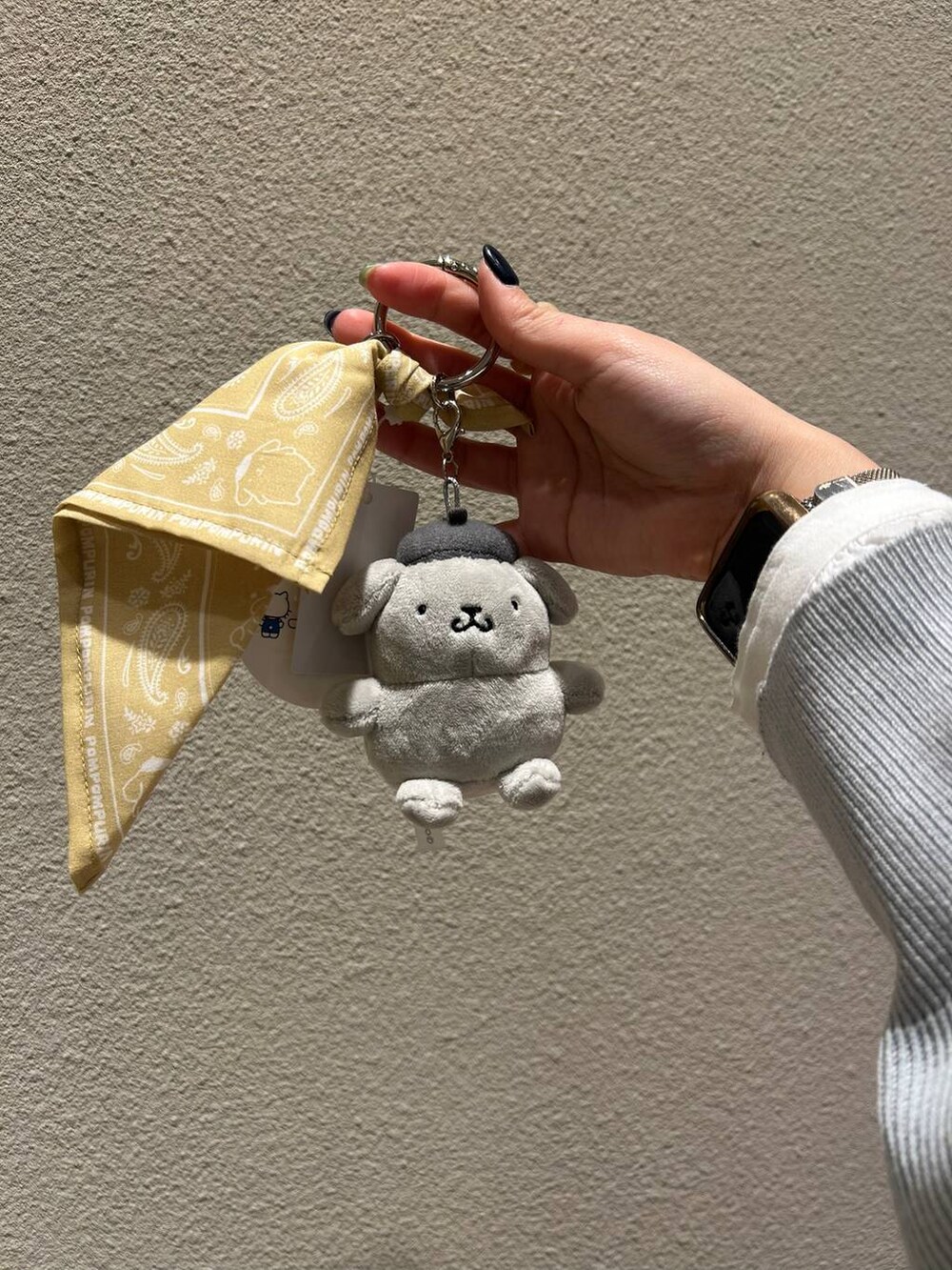 「着痩せ・細見え、カジュアル、差し色コーデ、低身長」｜「LEPSIMの【サンリオキャラクターズ】チャーム　303354（キーホルダー、イエロー系）」を使った、ユウカさん（レディース・154cm）の冬コーディネートの4枚目の写真