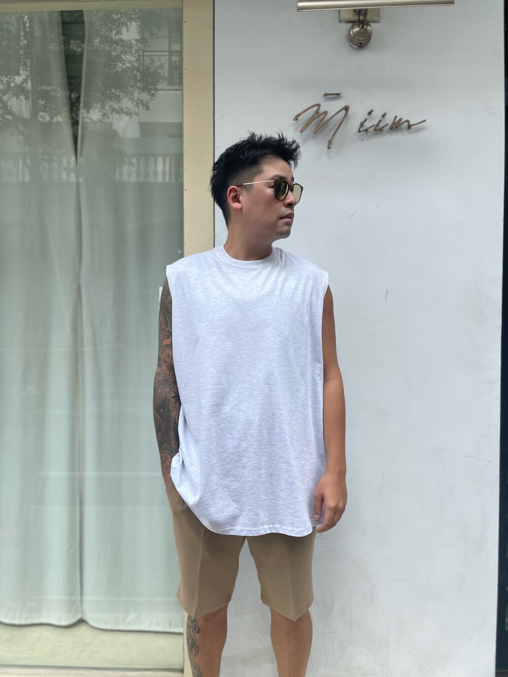 「R3BORNのアイテム（タンクトップ、グレー系）」を使った、kevinlai2530さん（メンズ・165cm）の秋コーディネートの3枚目の写真