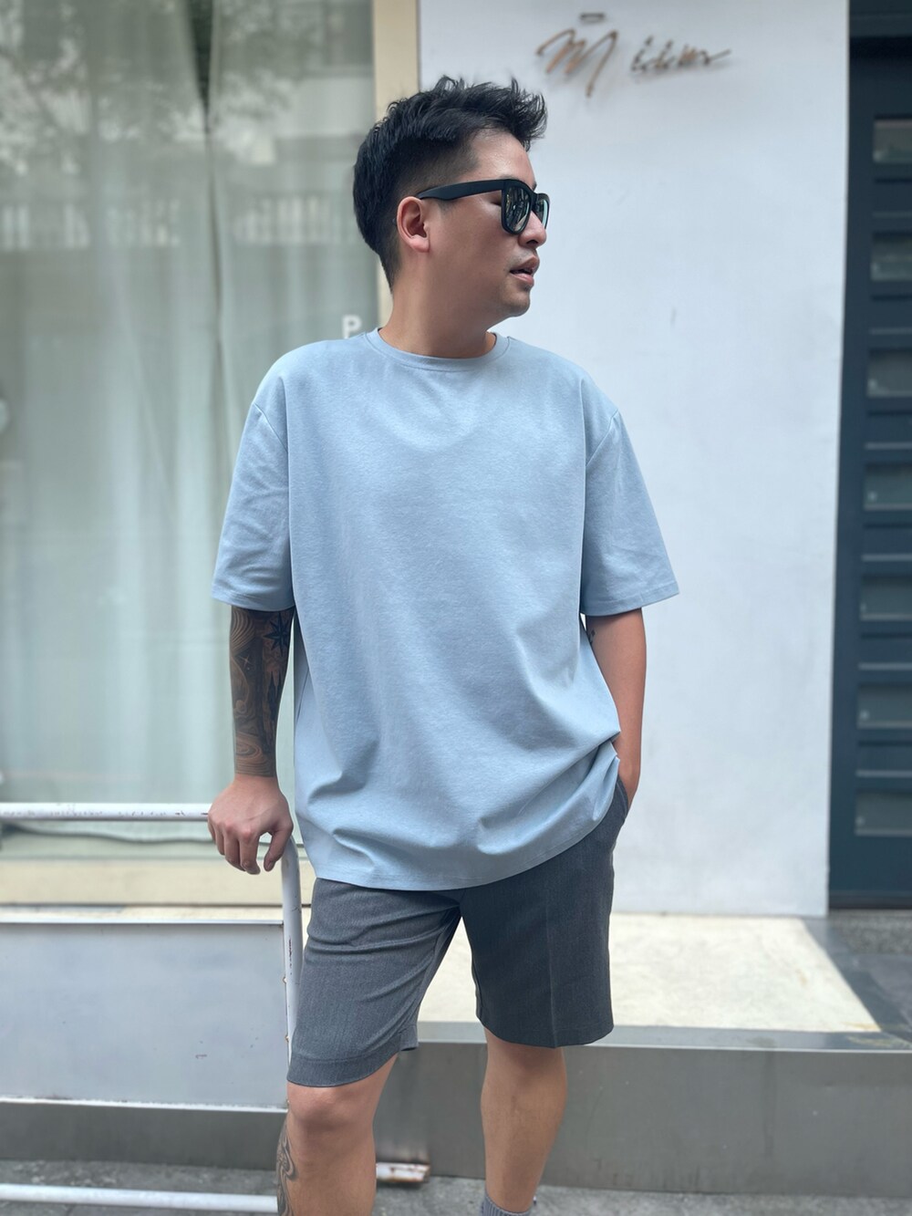 「一中街、一中r3born、r3born1920」｜「R3BORNのアイテム（Tシャツ/カットソー、ブルー系）」を使った、kevinlai2530さん（メンズ・165cm）の秋コーディネートの2枚目の写真