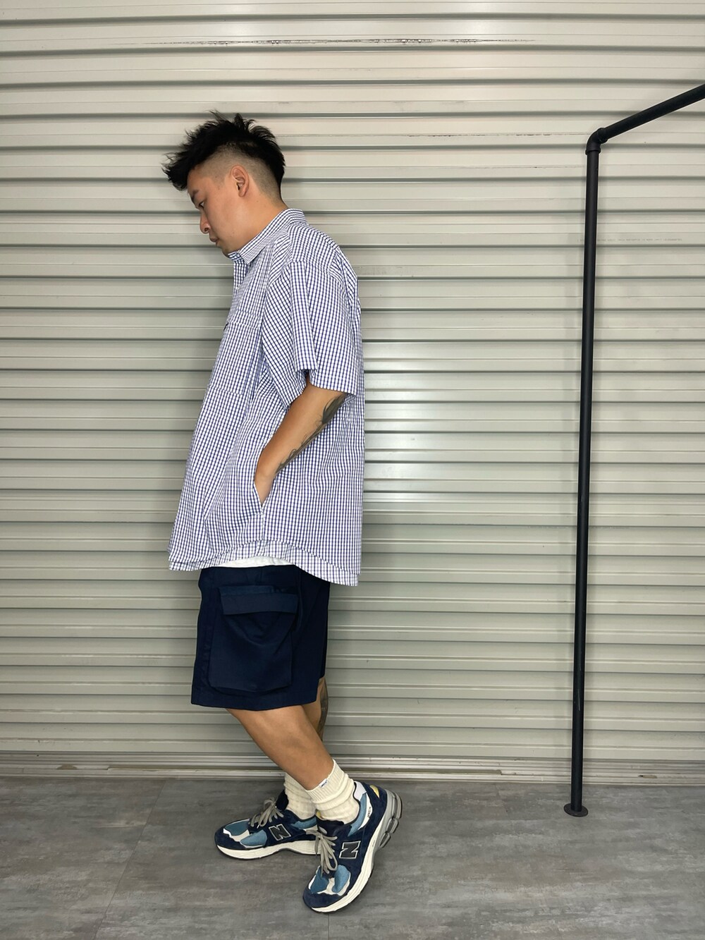 「一中街」｜「NEW BALANCEのアイテム（スニーカー、ブルー系）」を使った、kevinlai2530さん（メンズ・165cm）の秋コーディネートの2枚目の写真