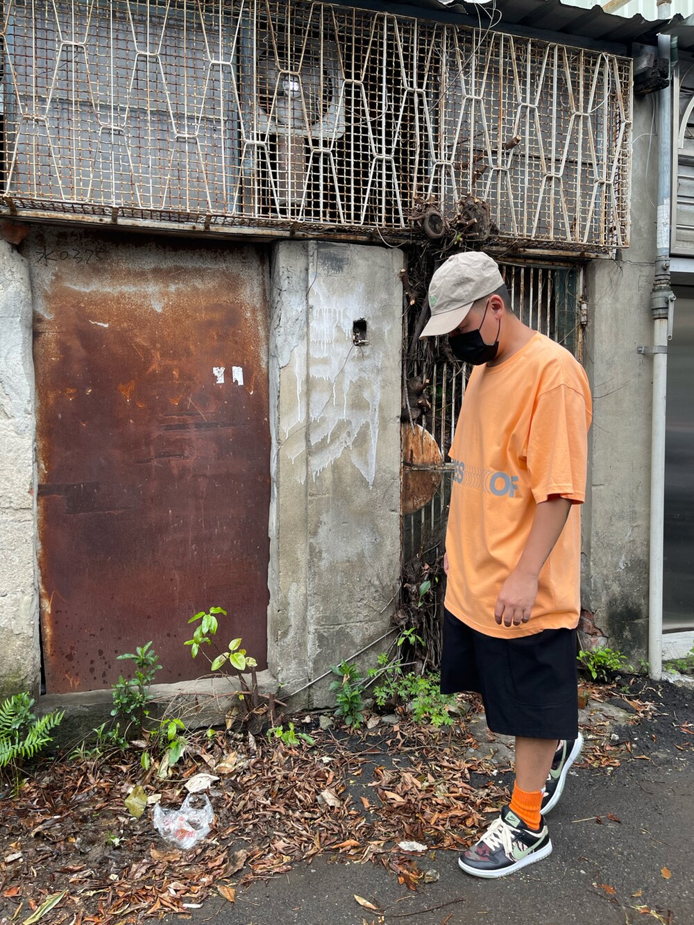 「一中街、一中r3born、r3born1920」｜「niko and...のアイテム（キャップ、ベージュ系）」を使った、kevinlai2530さん（メンズ・165cm）の秋コーディネートの5枚目の写真