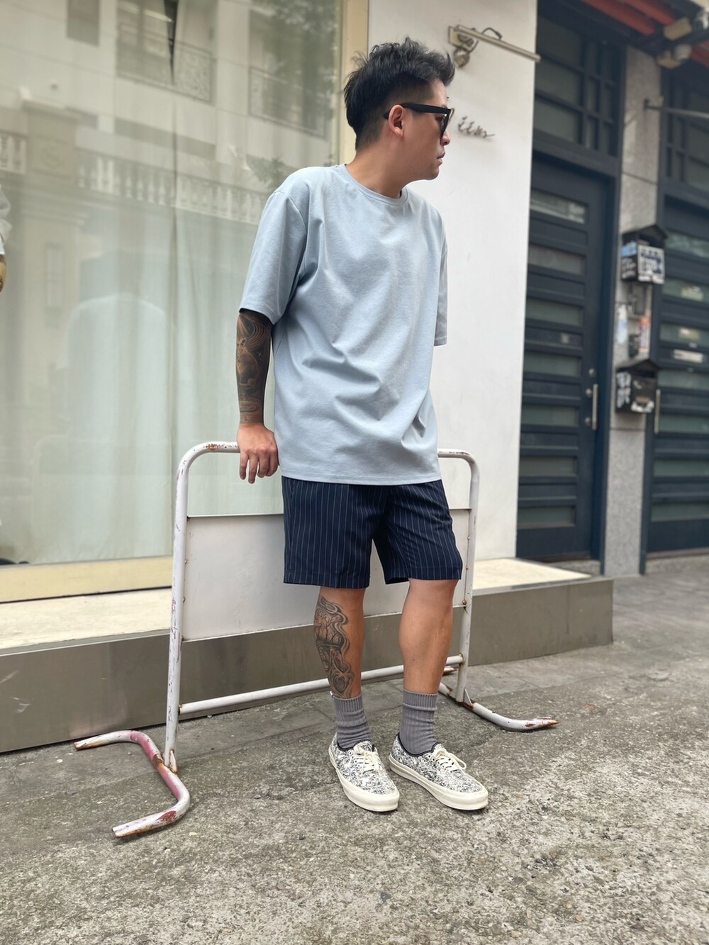 「一中街、一中r3born、r3born1920」｜「R3BORNのアイテム（Tシャツ/カットソー、ブルー系）」を使った、kevinlai2530さん（メンズ・165cm）の秋コーディネートの2枚目の写真