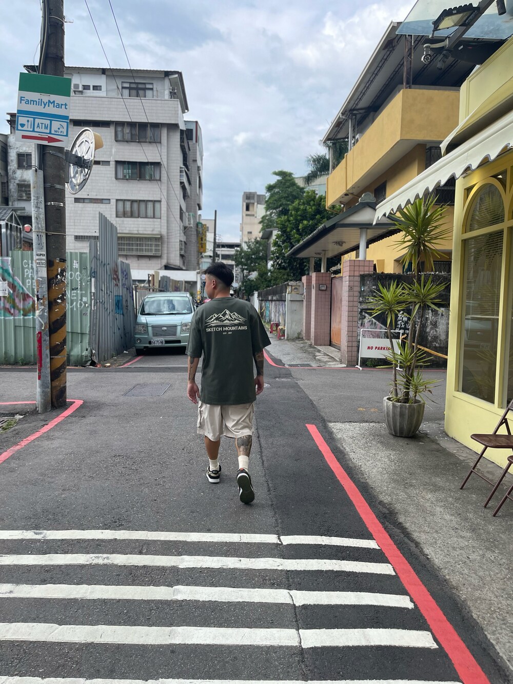 「一中街」｜「NIKEのアイテム（スニーカー、その他）」を使った、kevinlai2530さん（メンズ・165cm）の秋コーディネートの3枚目の写真