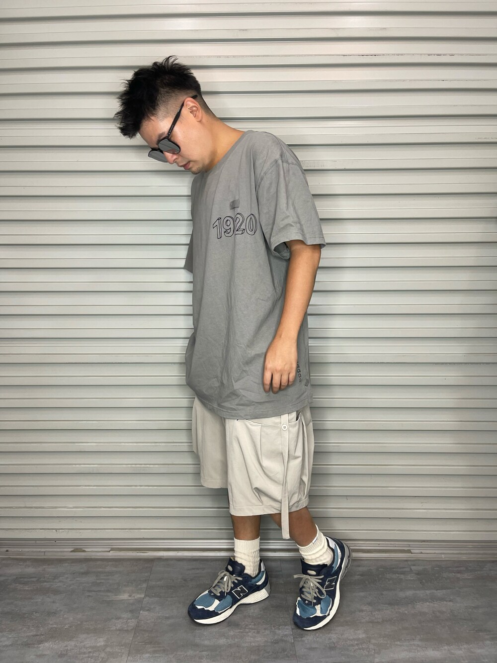 「一中街」｜「NEW BALANCEのアイテム（スニーカー、ブルー系）」を使った、kevinlai2530さん（メンズ・165cm）の秋コーディネートの3枚目の写真