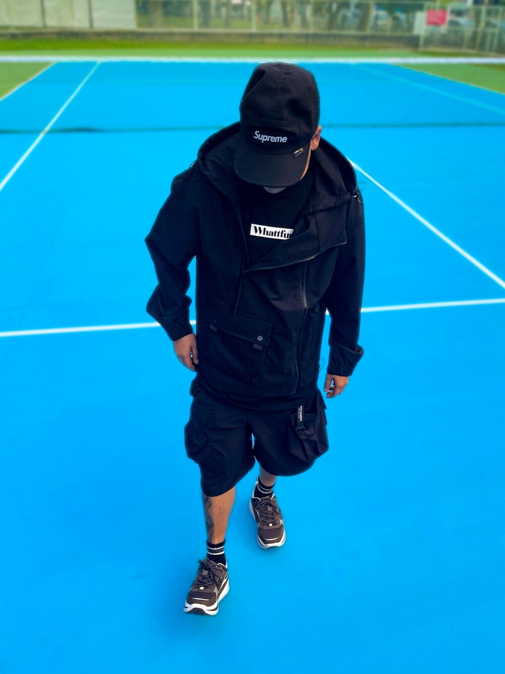 「一中r3born」｜「R3BORNのアイテム（その他アウター、ブラック系）」を使った、kevinlai2530さん（メンズ・165cm）の秋コーディネートの2枚目の写真