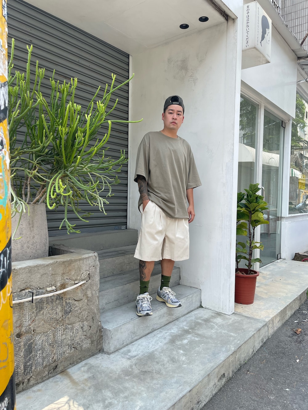 「一中街、一中r3born、r3born1920」｜「FOG ESSENTIALSのアイテム（キャップ、グリーン系）」を使った、kevinlai2530さん（メンズ・165cm）の秋コーディネートの3枚目の写真