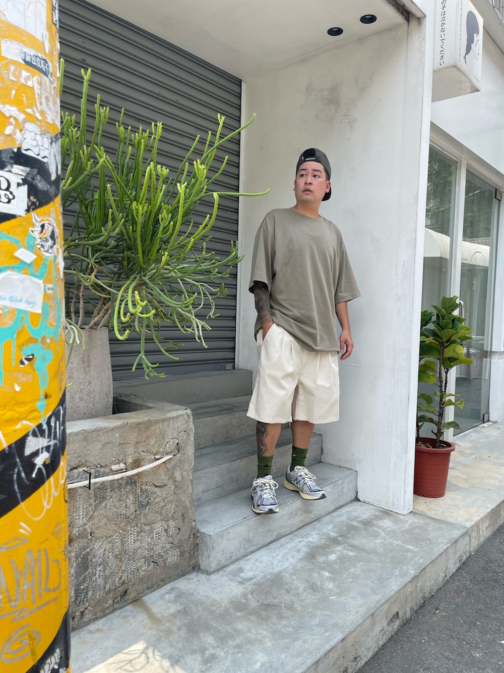 「一中街、一中r3born、r3born1920」｜「FOG ESSENTIALSのアイテム（キャップ、グリーン系）」を使った、kevinlai2530さん（メンズ・165cm）の秋コーディネートの2枚目の写真