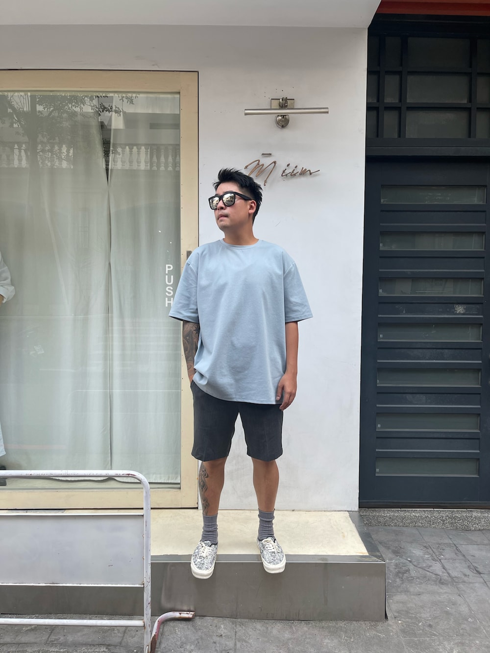 「一中街、一中r3born、r3born1920」｜「R3BORNのアイテム（Tシャツ/カットソー、ブルー系）」を使った、kevinlai2530さん（メンズ・165cm）の秋コーディネートの4枚目の写真
