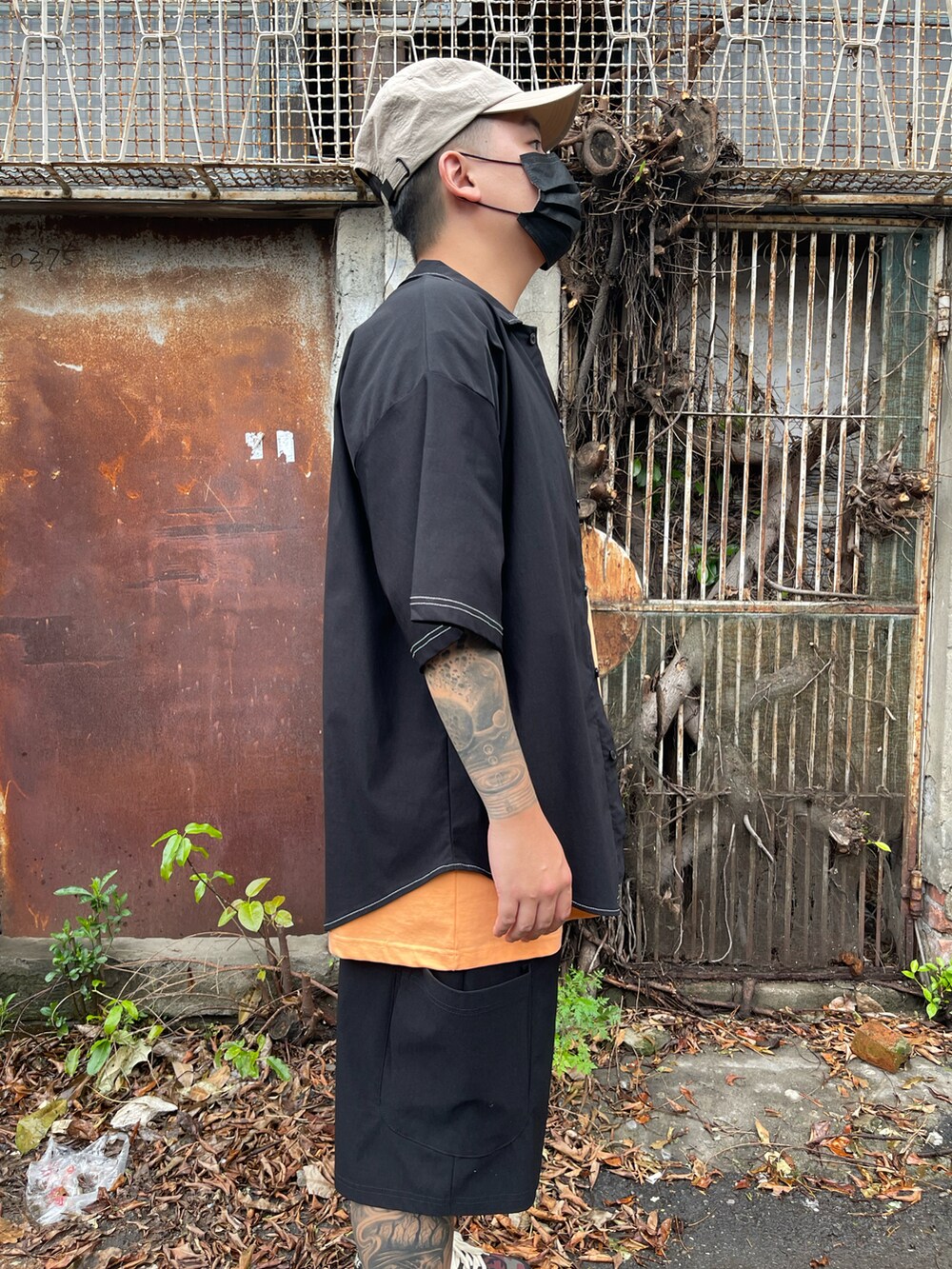 「一中街、一中r3born、r3born1920」｜「niko and...のアイテム（キャップ、ベージュ系）」を使った、kevinlai2530さん（メンズ・165cm）の秋コーディネートの3枚目の写真