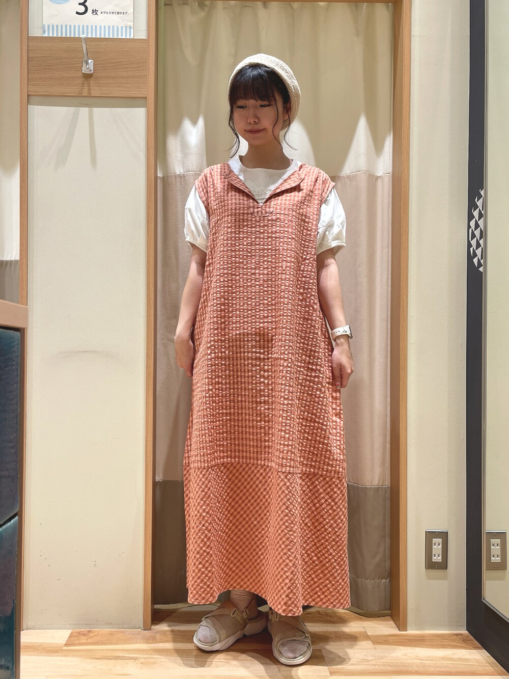 「サマンサ モスモス(Samansa Mos2)、Samansa Mos2、SM2、夏コーデ、ワンピース、オレンジ」｜「Samansa Mos2の◎ギンガムチェックワンピース（ワンピース、オレンジ系）」を使った、もももさん（レディース・165cm）の春コーディネートの3枚目の写真