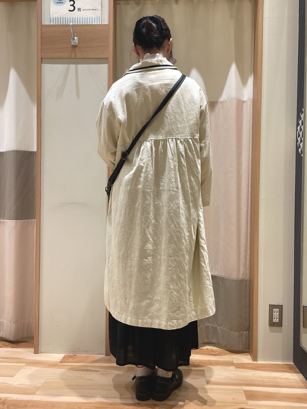 「おでかけコーデ、休日スタイル、春、着回しコーデ、春服、骨格ウェーブ、スプリングコート、サマンサ モスモス(Samansa Mos2)、Samansa Mos2、SM2」｜「Samansa Mos2の綿麻ライン配色コート（その他アウター、ブラック系）」を使った、もももさん（レディース・165cm）の春コーディネートの2枚目の写真