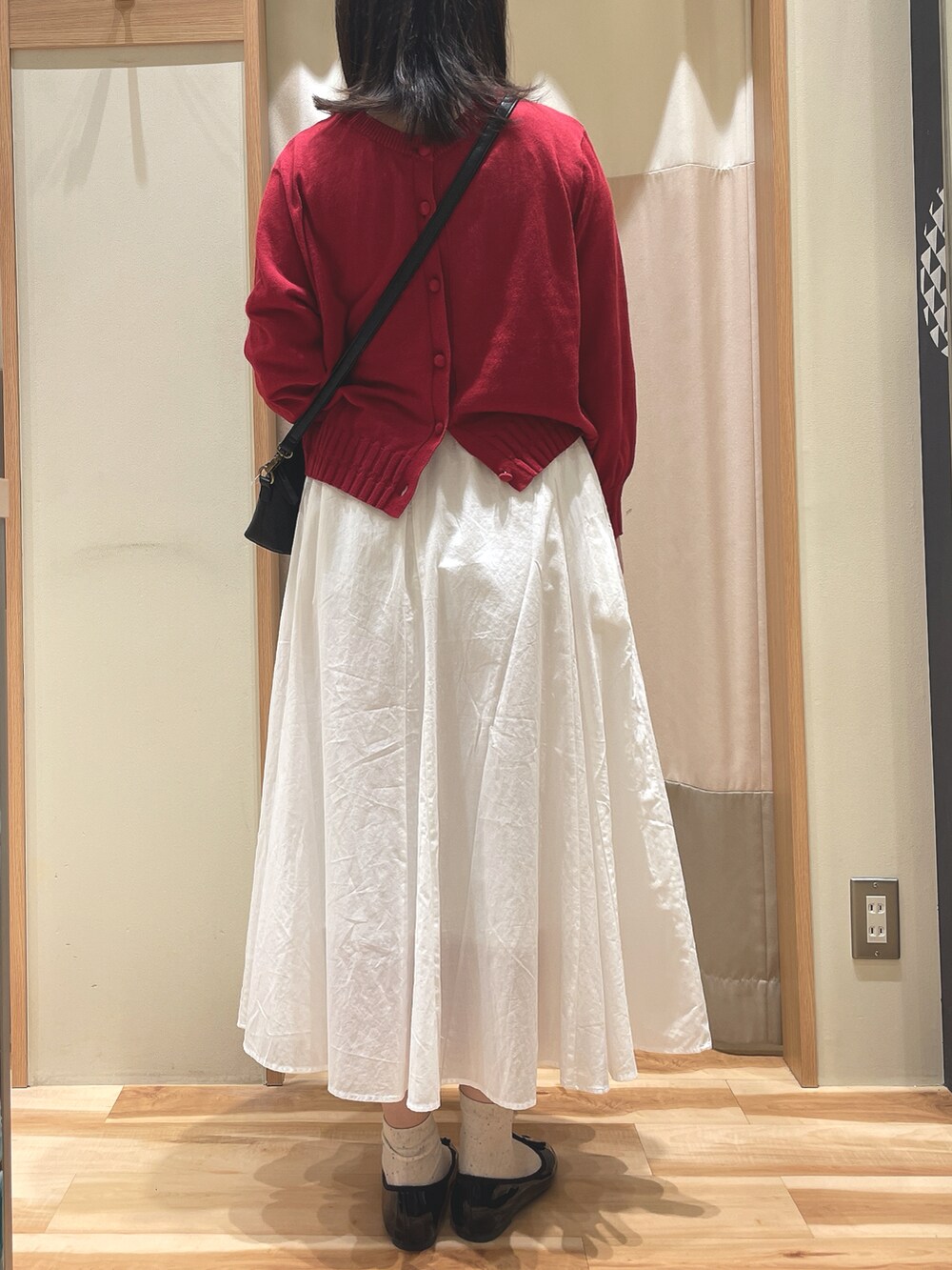 「ゆべしコラボ、ゆべし×SamansaMos2、サマンサ モスモス(Samansa Mos2)、Samansa Mos2、SM2、カーディガン、レッド、春コーデ」｜「ゆべしさんコラボのゆべしさんコラボ（カーディガン/ボレロ、レッド系）」を使った、もももさん（レディース・165cm）の春コーディネートの3枚目の写真