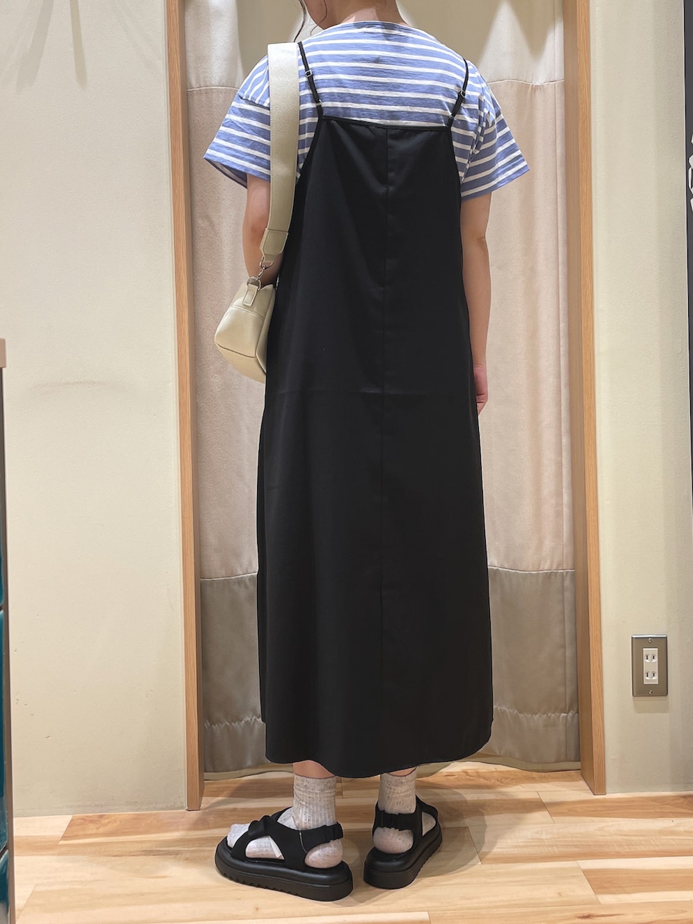 「サンダル、キャミワンピ、サマンサモスモスブルー、Samansa Mos2 blue、ボーダー、Tシャツ、初夏コーデ、プチプラ」｜「Samansa Mos2 blueの厚底ネオプレーンサンダル（ドレスシューズ、ブラック系）」を使った、もももさん（レディース・165cm）の春コーディネートの2枚目の写真