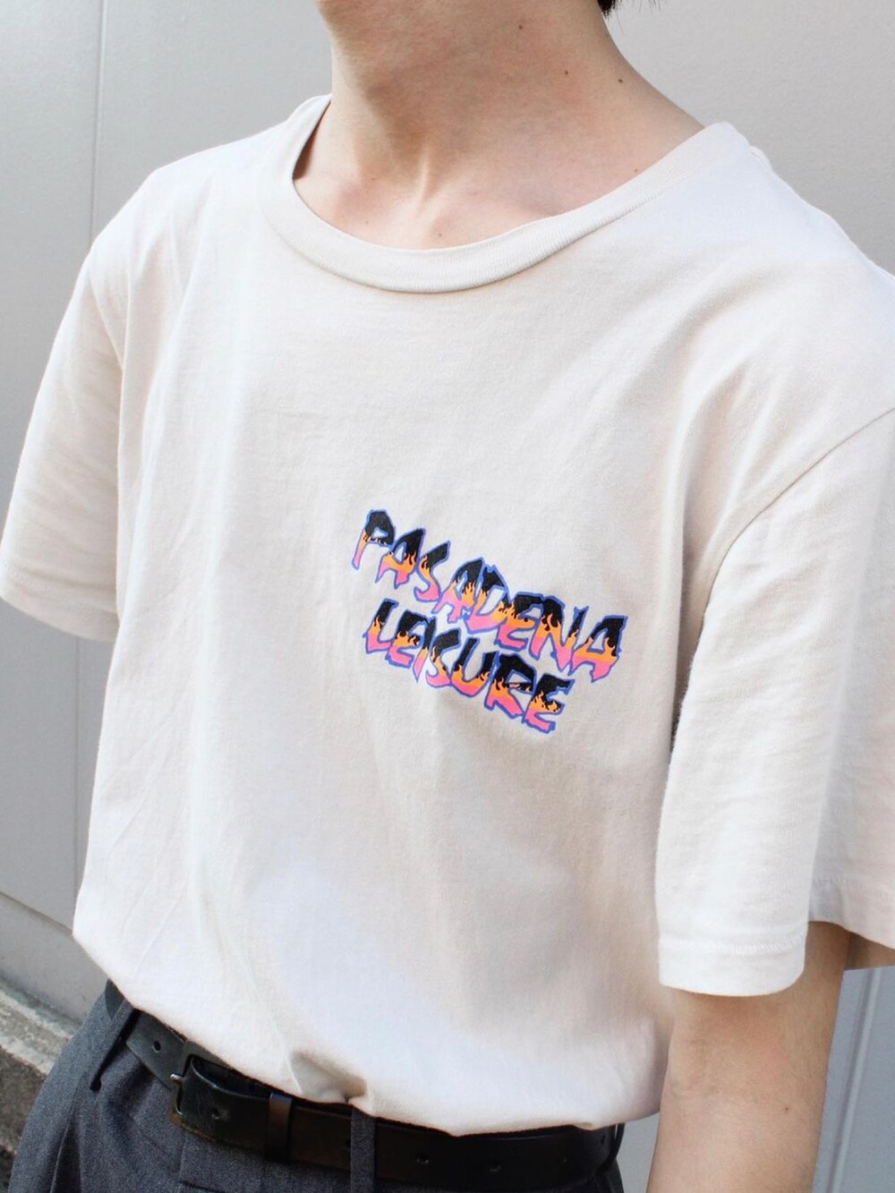 「今日のコーデ、夏コーデ、おしゃれさんと繋がりたい、キャップ、ラフ、サングラス、夏」｜「PASADENA LEISURE CLUBのアイテム（Tシャツ/カットソー、ホワイト系）」を使った、Kengoさん（メンズ・169cm）の夏コーディネートの3枚目の写真