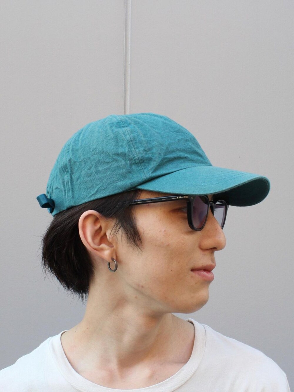 「今日のコーデ、夏コーデ、おしゃれさんと繋がりたい、キャップ、ラフ、サングラス、夏」｜「PASADENA LEISURE CLUBのアイテム（Tシャツ/カットソー、ホワイト系）」を使った、Kengoさん（メンズ・169cm）の夏コーディネートの2枚目の写真