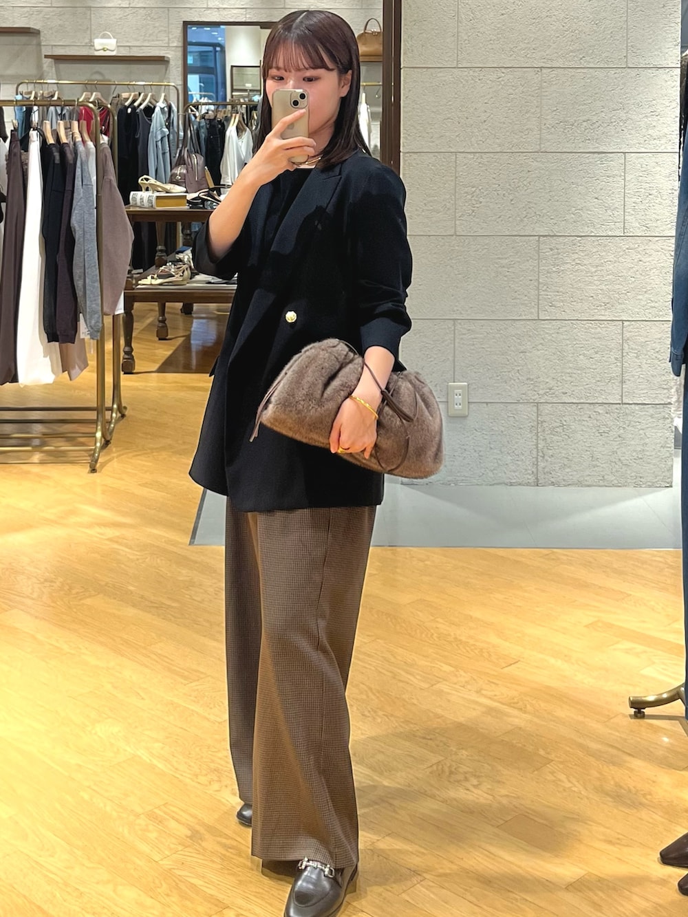「チェック、チェックパンツ、秋、秋コーデ、秋服準備はじめました、ブラウン、ジャケット、ジャケットスタイル、ジャケットコーデ」|「RIVE DROITEのガンクラブイージーパンツ(その他パンツ、ブラウン系)」を使った、mhoo000さん(骨格ウェーブ・レディース・156cm)の秋コーディネートの2枚目の写真