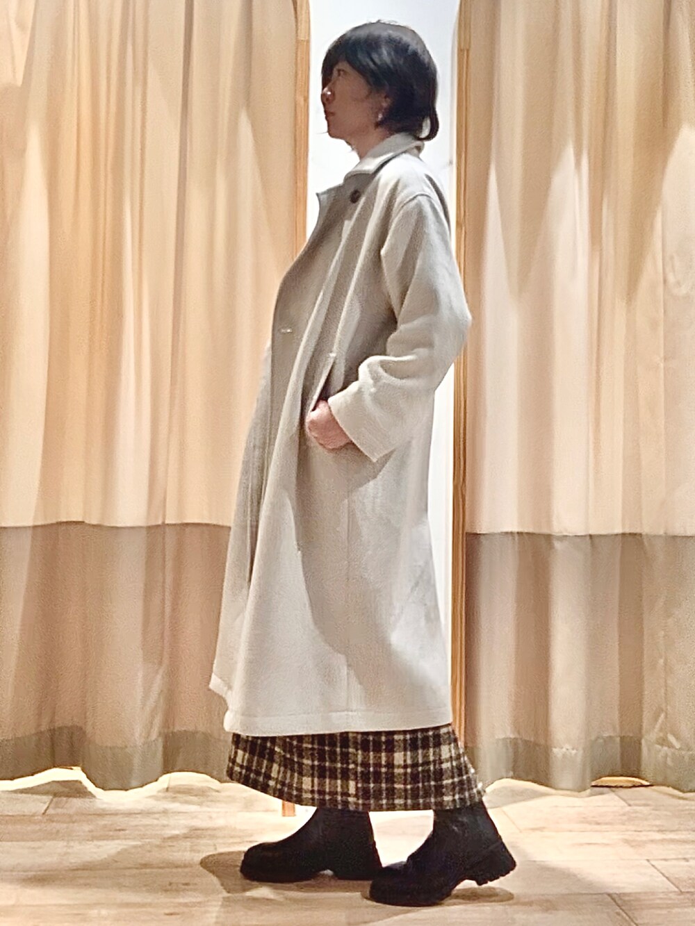 「冬服、キレイめ、ニット、チェックスカート、帯電防止」｜「Samansa Mos2 blueの【帯電防止】モールブークレーニットプルオーバー（ニット/セーター、ブルー系）」を使った、yukie0814さん（レディース・158cm）の冬コーディネートの2枚目の写真