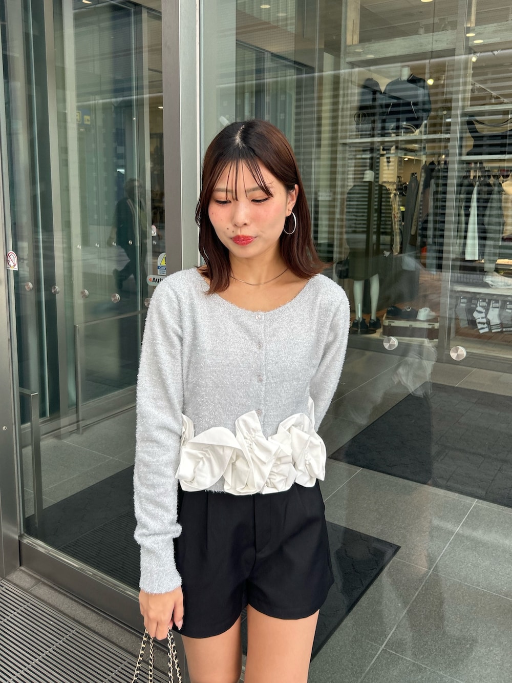 ねじりフリルデザインラメシャギーカーディガンを使った人気