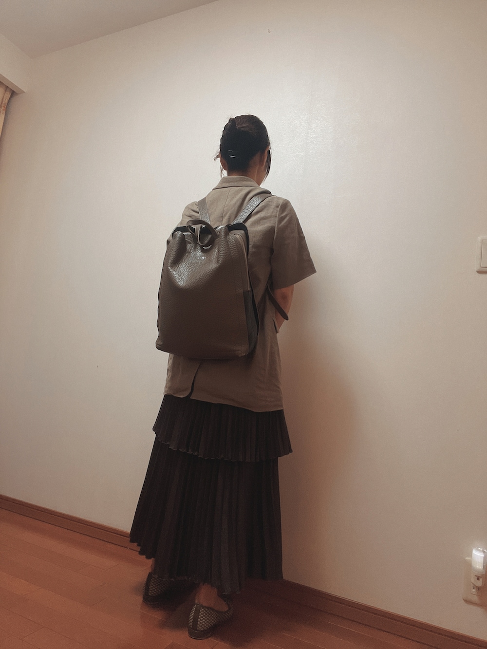 「オトナ女子、半袖ジャケット、残暑コーデ、ドット」｜「journal standard L'essageの《追加》リネンハーフスリーブジャケット（テーラードジャケット、ブラック系）」を使った、あやこさん（レディース・158cm）の秋コーディネートの3枚目の写真