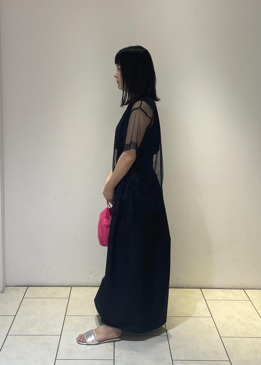 「ピンク、ブラック、チュール、サンダル、ADAM ET ROPÉ、FEMME、きれいめ、フェミニン、オケージョン、パーティー、結婚式、二次会、23SS夏の新作、体型カバー、スタイルアップ」｜「ADAM ET ROPE'のウエストシェイプギャザースカート（スカート、ブラック系）」を使った、MIYAさん（レディース・165cm）の夏コーディネートの2枚目の写真