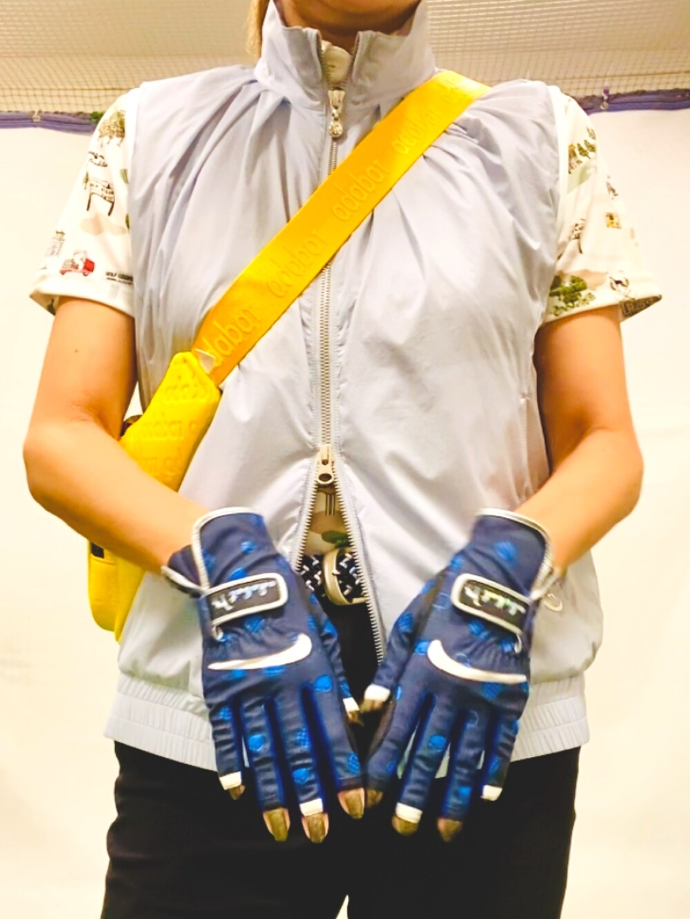 「ゴルフ、アウトドアスタイル、秋コーデ、休日スタイル、ボディーバッグ、スポーツミックス、パンツスタイル、秋服準備はじめました、いいね、save、フォローお願いします🤑、大人カジュアル、標準身長、ベスト、撥水加工、ブルベ冬、マニッシュ」｜「adabatのストレッチパンツ（その他パンツ、ブラック系）」を使った、lennie12さん（骨格ウェーブ・レディース・162cm）の秋コーディネートの5枚目の写真
