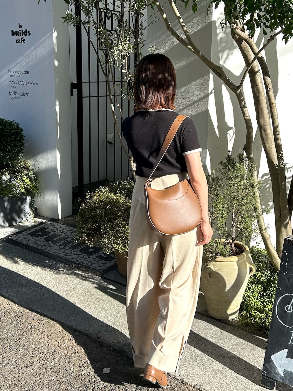 「秋っぽコーデ更新中、お出かけコーデ、初秋コーデ、大人かわいい、秋先取りコーデ、低身長コーデ、着回しコーデ、淡色コーデ、きれいめカジュアル、骨格ストレート、骨スト、eaphi、lawgy、低身長女子、新星WEARISTAにエントリー」｜「lawgyのfake waffle bi color t shirt（Tシャツ/カットソー、ブラック系）」を使った、nozoさん（骨格ストレート・レディース・152cm）の秋コーディネートの2枚目の写真