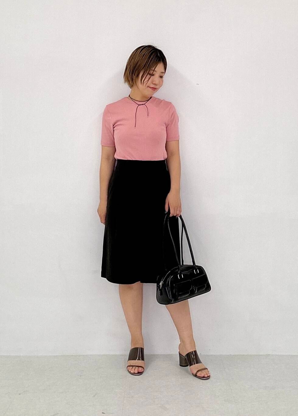 「ハーフパンツ、fbyrosso、初夏パンツ」｜「F by ROSSOの『UR TECH DRYLUXE』F by ROSSO　タックハーフパンツ（その他パンツ、ブラック系）」を使った、Adaさん（レディース・163cm）の春コーディネートの3枚目の写真