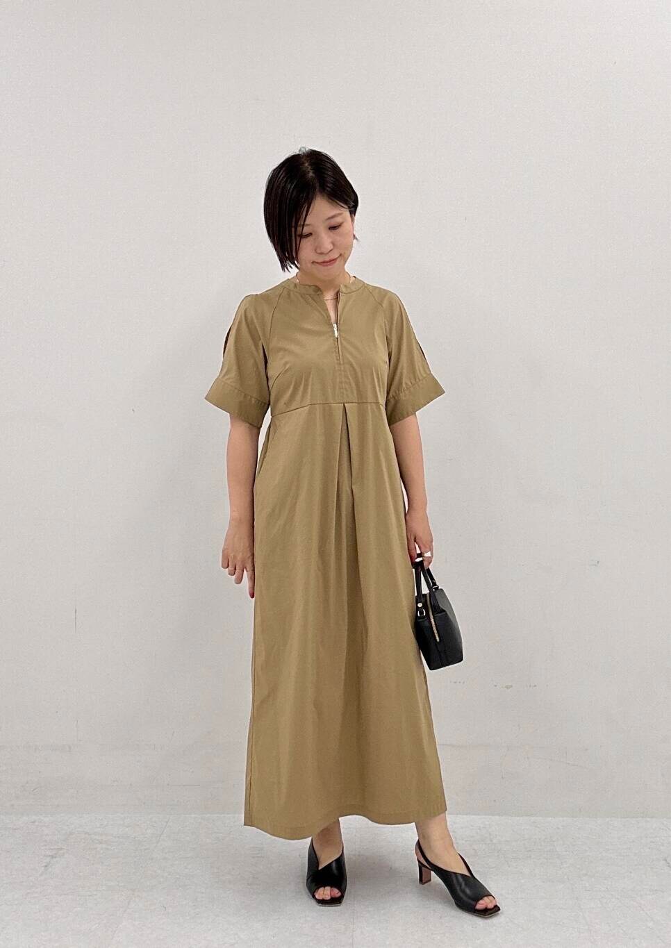 「ワンピース、カジュアルスタイル、fbyrosso、エフバイロッソ、夏スタイル、夏ワンピース」｜「F by ROSSOのF by ROSSO　スリットショルダーワンピース（ワンピース、ベージュ系）」を使った、Adaさん（レディース・163cm）の夏コーディネートの3枚目の写真