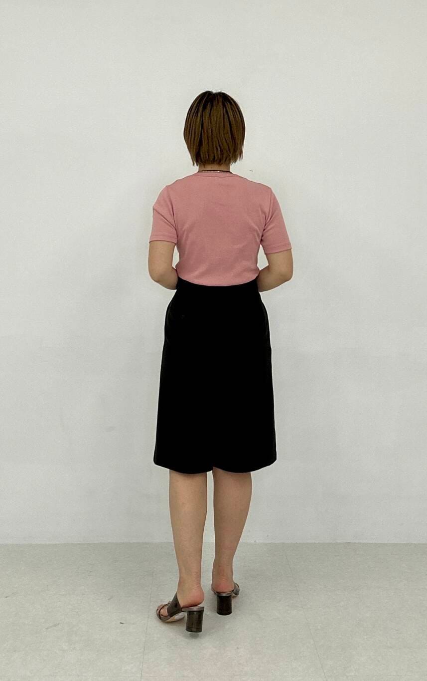 「ハーフパンツ、fbyrosso、初夏パンツ」｜「F by ROSSOの『UR TECH DRYLUXE』F by ROSSO　タックハーフパンツ（その他パンツ、ブラック系）」を使った、Adaさん（レディース・163cm）の春コーディネートの5枚目の写真