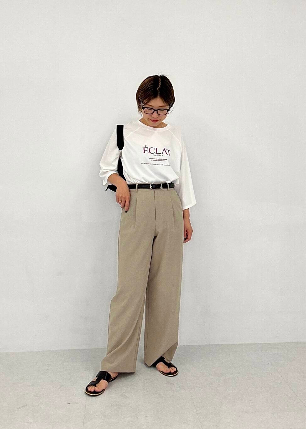 「ワイドパンツ、パンツ、カジュアルスタイル、fbyrosso、初夏パンツ」｜「F by ROSSOの『UR TECH DRYLUXE』F by ROSSO　タックワイドパンツ（その他パンツ、ベージュ系）」を使った、Adaさん（レディース・163cm）の春コーディネートの2枚目の写真
