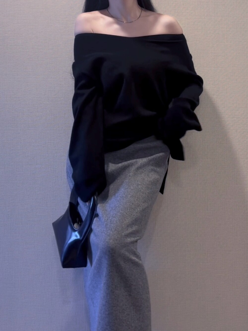 「ZARA、ZARAコーデ、osoi、tiffany&co、ootd、outfit」｜「ZARAのアイテム（スカート、グレー系）」を使った、tsushieriさん（レディース・163cm）の冬コーディネートの2枚目の写真