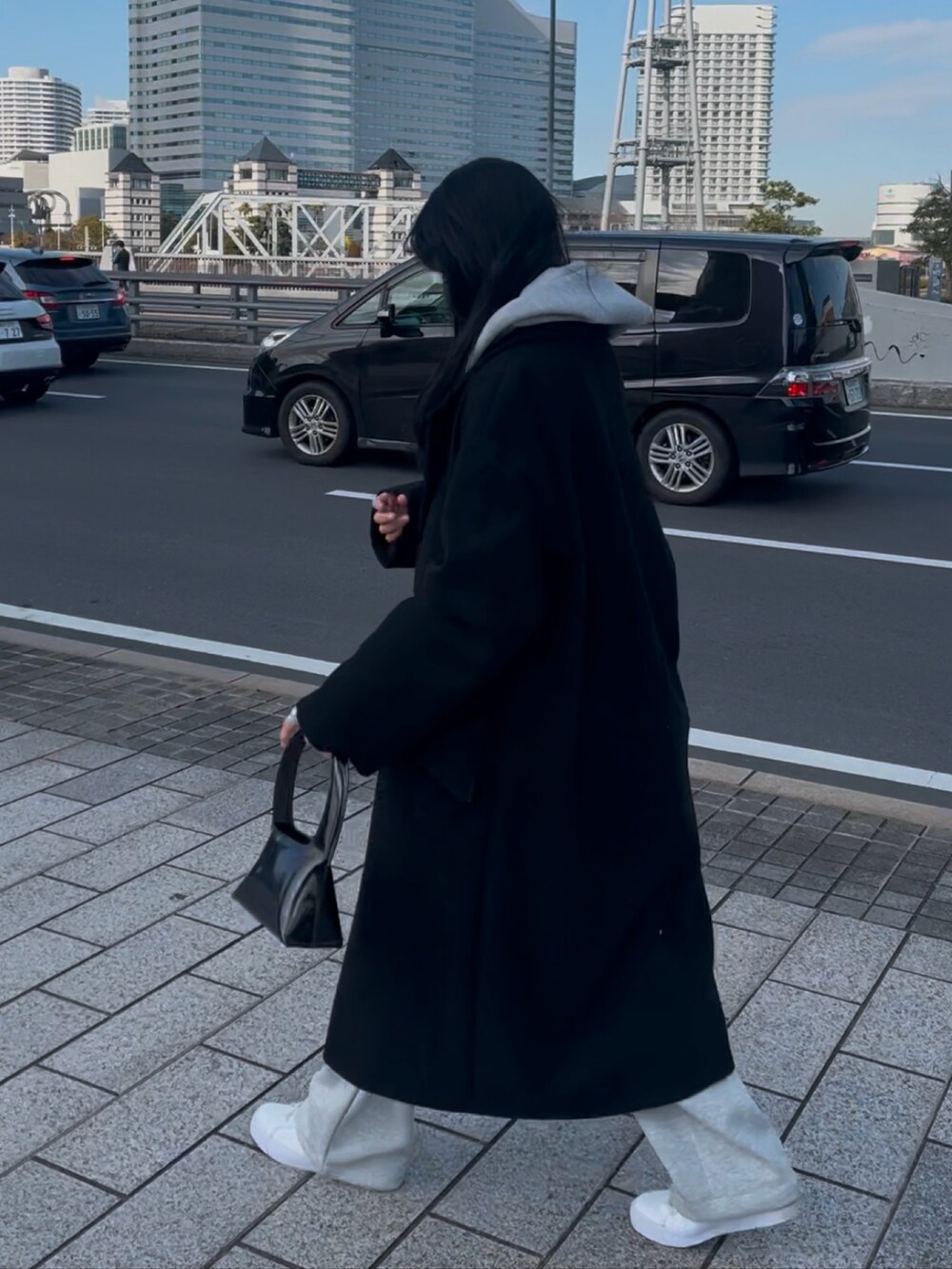 「今日のコーデ、キレイめカジュアル、UNIQLO、ユニクロ、ノームコア、プチプラ、ZARA、GU、tiffany&co、NEW ERA」｜「NEW ERAのニューエラ キャップ MLBイージースナップ ONSPOTZ別注（キャップ、ブルー系）」を使った、tsushieriさん（レディース・163cm）の春コーディネートの4枚目の写真