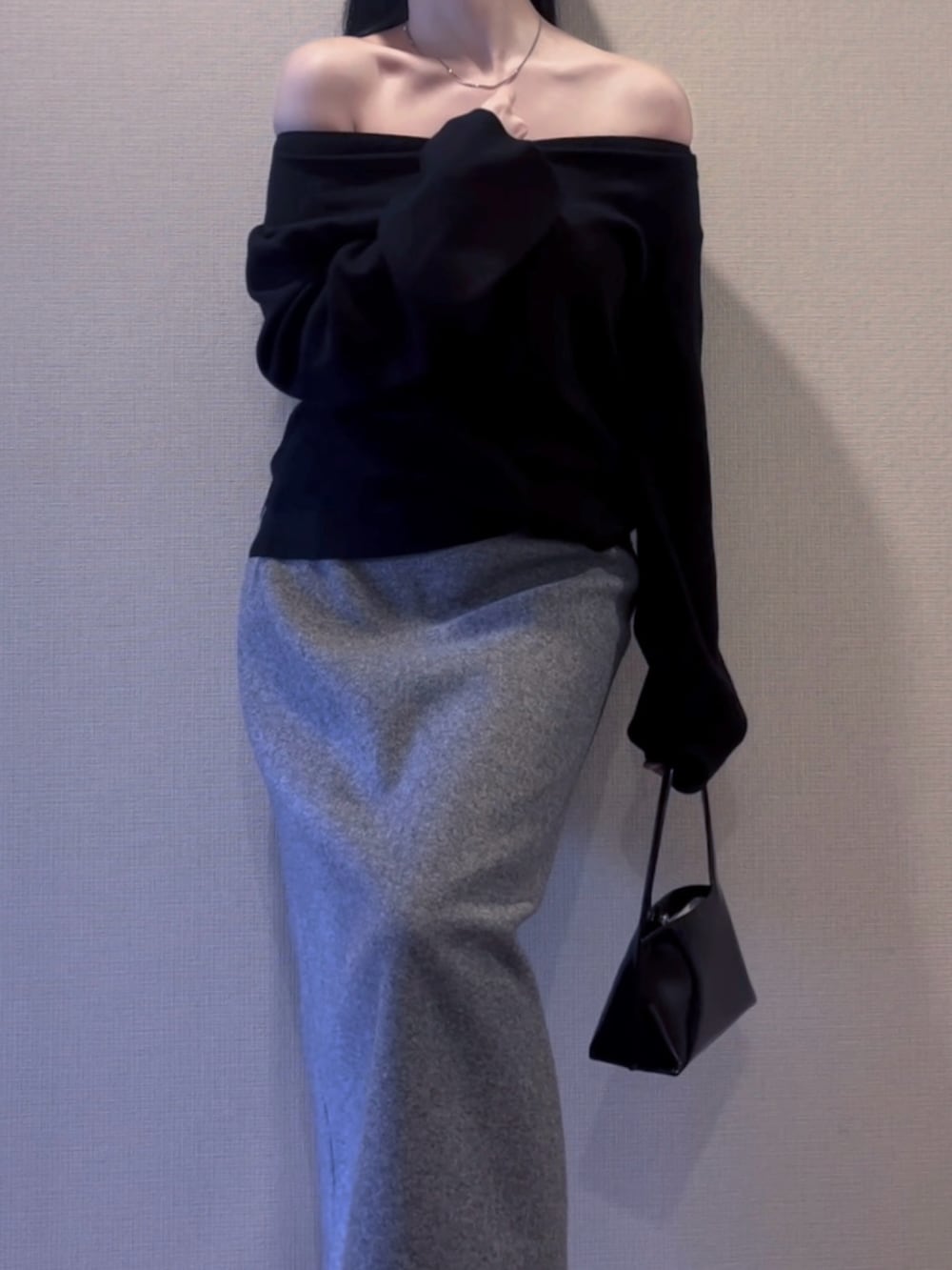 「ZARA、ZARAコーデ、osoi、tiffany&co、ootd、outfit」｜「ZARAのアイテム（スカート、グレー系）」を使った、tsushieriさん（レディース・163cm）の冬コーディネートの3枚目の写真