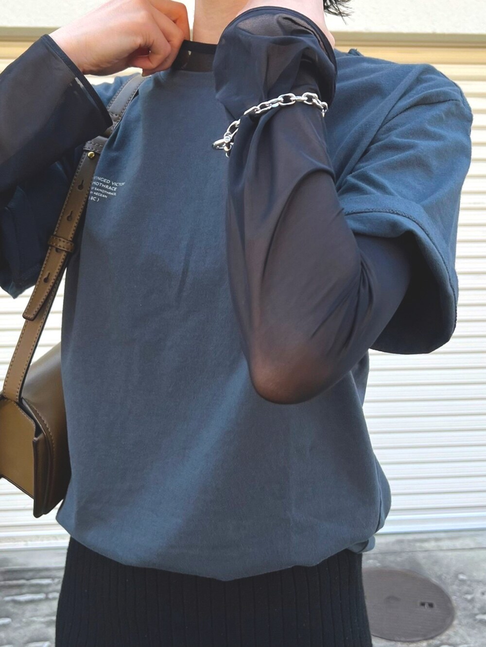「カジュアルコーデ、ユニクロコーデ、ユニクロユー、バレエシューズ、UT、Tシャツコーデ、シースルートップス、スニーカーコーデ、スニーカー女子、ブラックコーデ、ニットスカート、大人コーデ、着回しコーデ、プチプラ、ゆるコーデ」｜「UNIQLOのアイテム（Tシャツ/カットソー、ブルー系）」を使った、nssis2さん（レディース・166cm）の夏コーディネートの4枚目の写真
