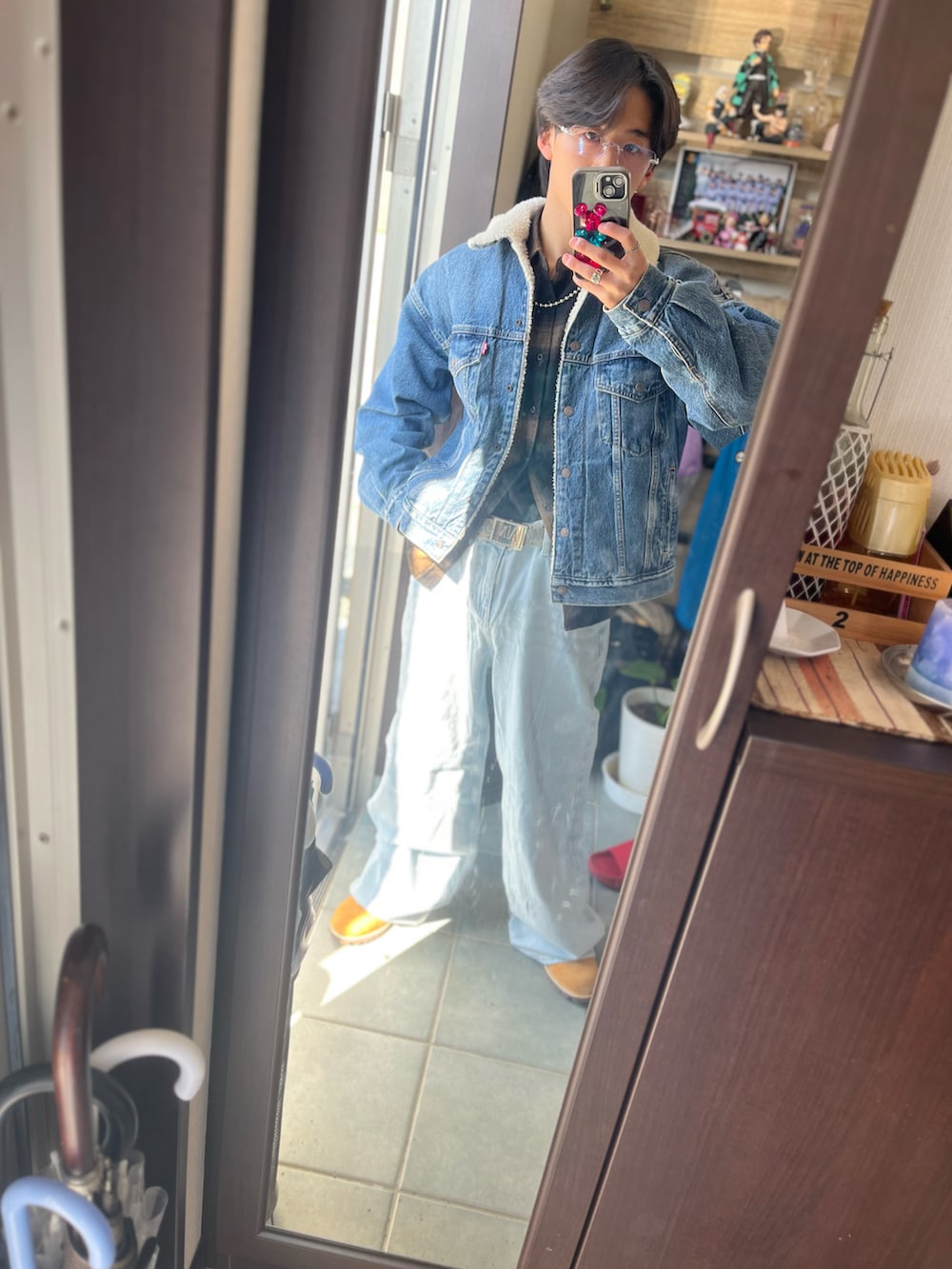 「Levi'sの【Levi’s/リーバイス】ワイドシルエット 裏ボア デニムジャケット/Gジャン/ TYPE3 SHERPA TRUCKER JACKET（デニムジャケット、ブルー系）」を使った、junjunjun0529さん（メンズ・166cm）の春コーディネートの2枚目の写真
