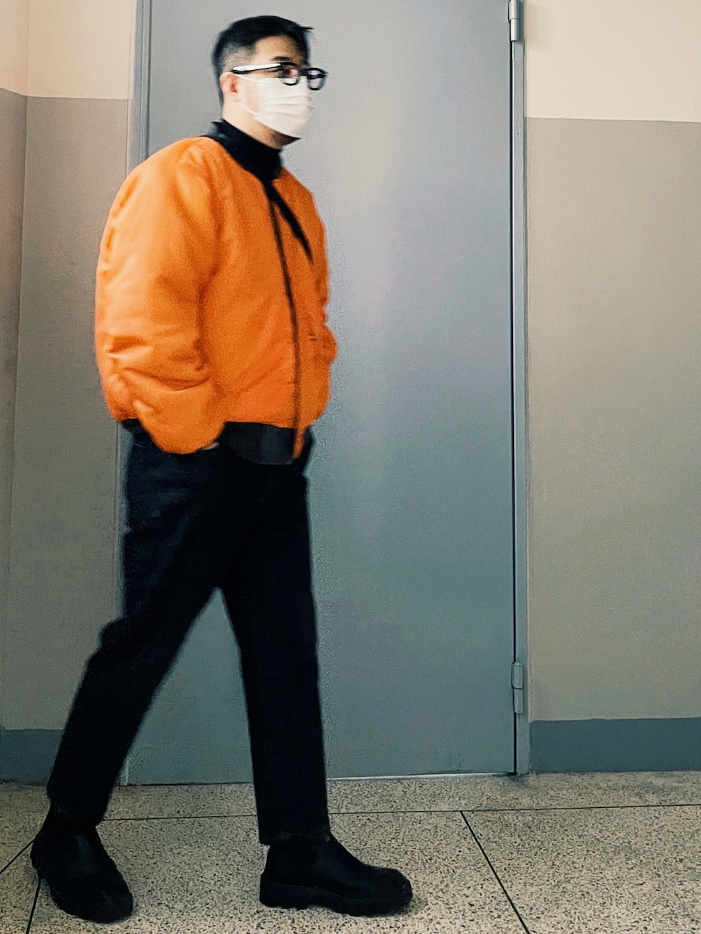 「no brandのアイテム（デニムパンツ、ブラック系）」を使った、프랭크さん（メンズ・168cm）の冬コーディネートの3枚目の写真